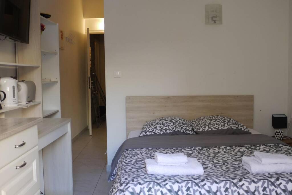 Dream - A Flat With Balcony At 300m From The